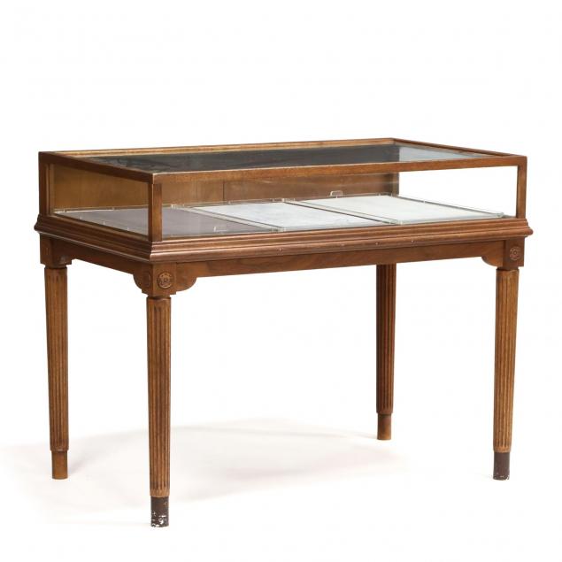 louis-xvi-style-jewelry-display-table