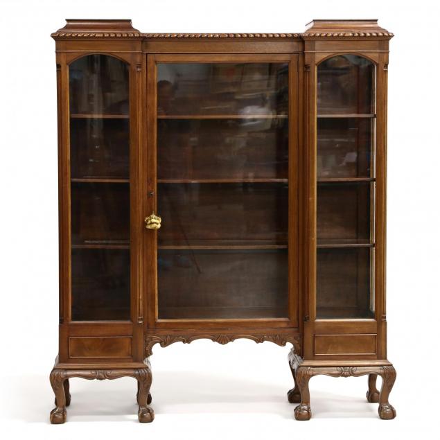 chippendale-style-china-cabinet