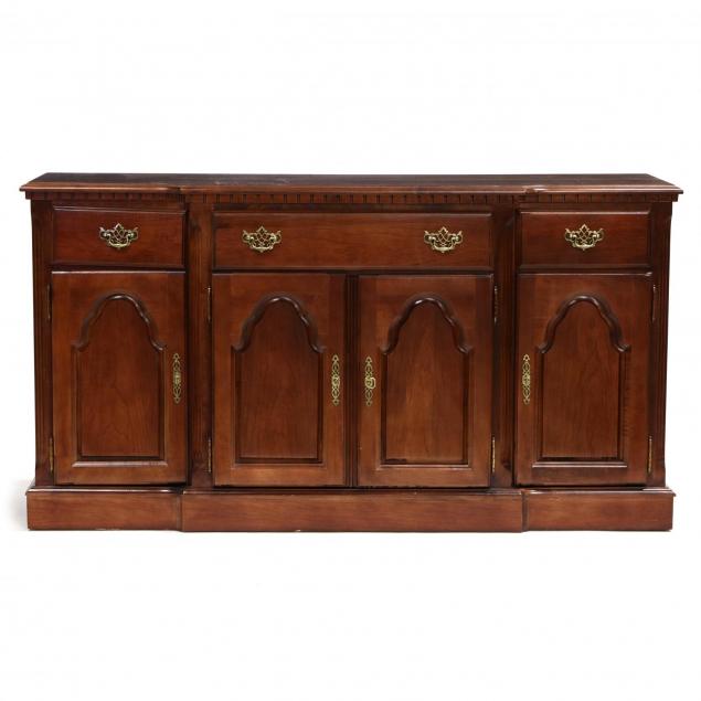 broyhill-chippendale-style-sideboard