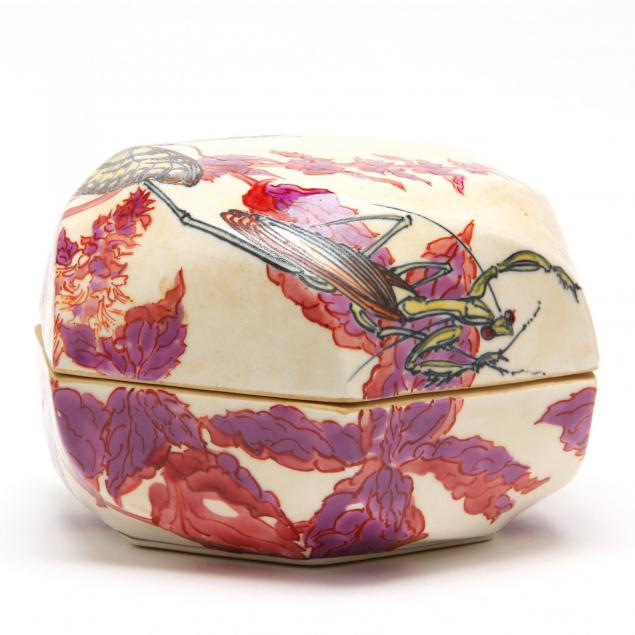 ikuta-susumu-nc-b-1934-lidded-porcelain-box