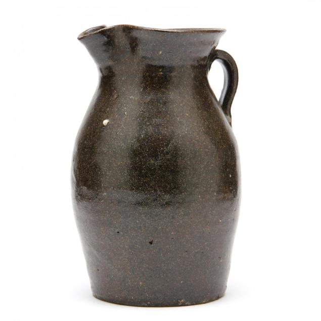 american-stoneware-pitcher