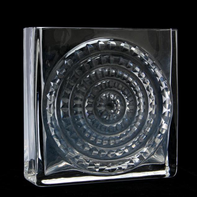 modernist-crystal-vase