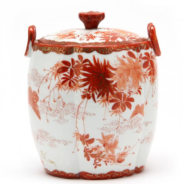 japanese-iron-red-and-gilt-porcelain-covered-jar
