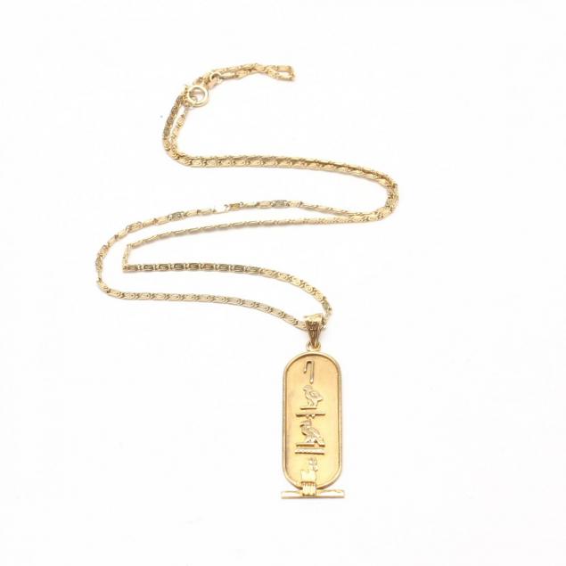 gold-pendant-necklace