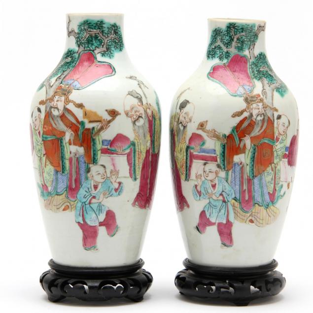 pair-of-chinese-famille-rose-porcelain-vases