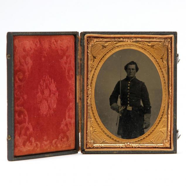 cased-quarter-plate-tintype-of-an-armed-union-cavalry-trooper