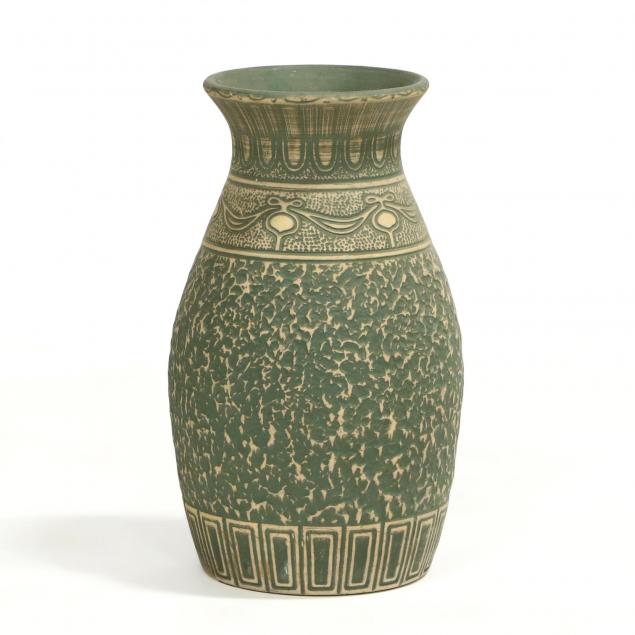 american-art-pottery-vase