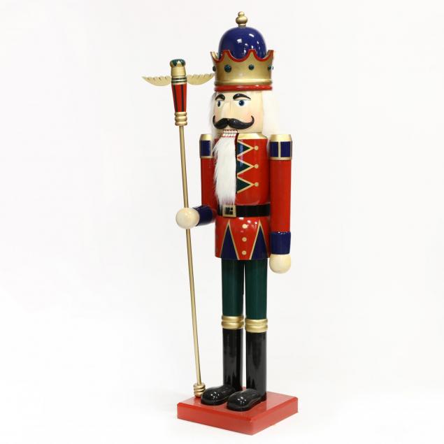 monumental-nutcracker-figure