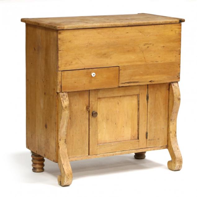 victorian-cottage-mule-chest