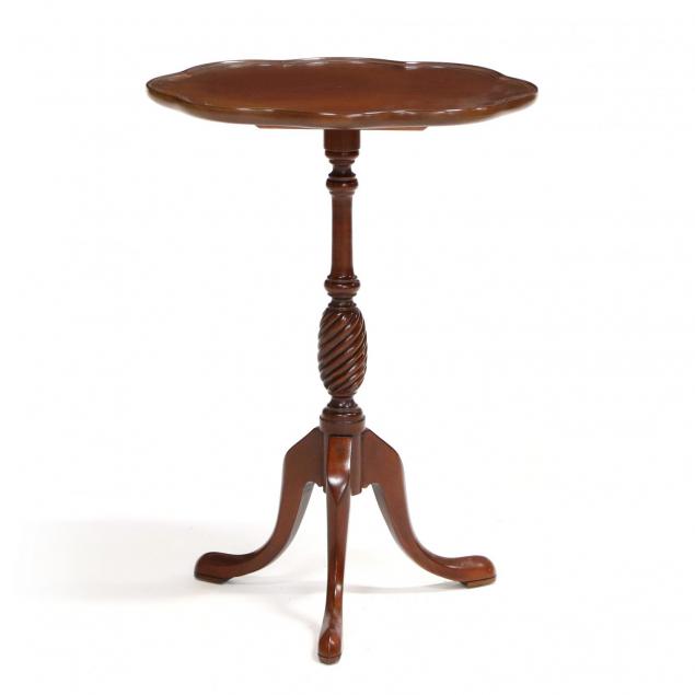 maryland-classical-queen-anne-style-candlestand