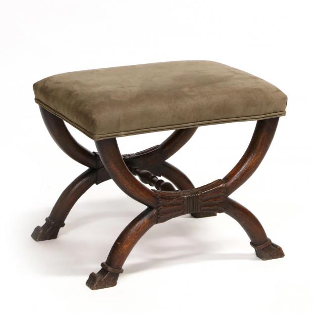 designer-curule-form-stool