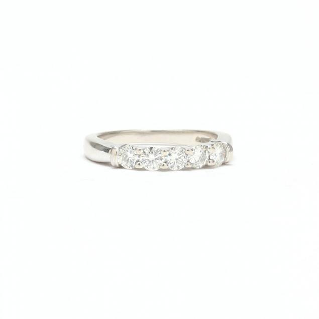 14kt-white-gold-and-moissanite-band