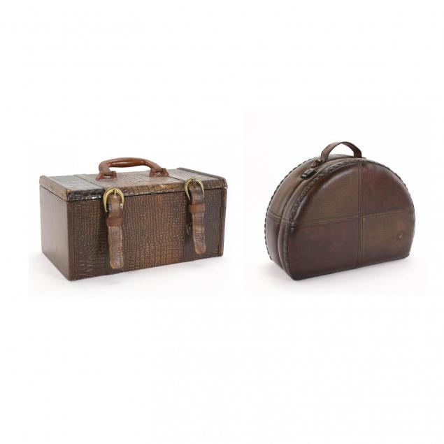 two-vintage-style-travel-bags