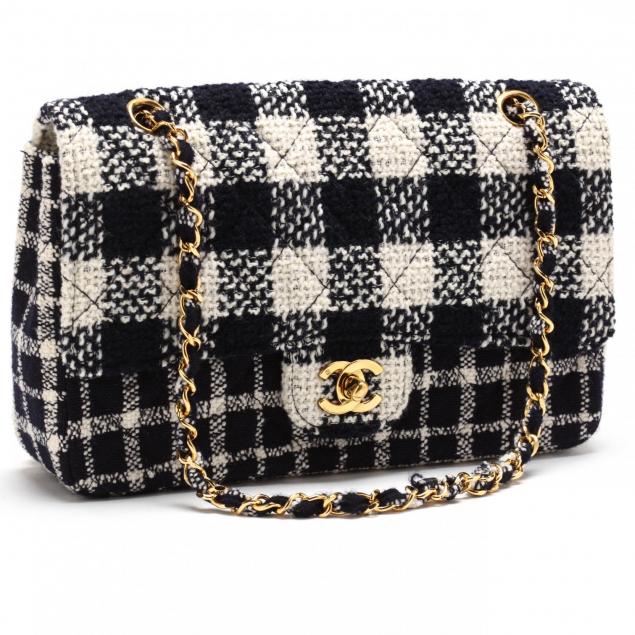vintage-wool-tweed-flap-handbag-chanel