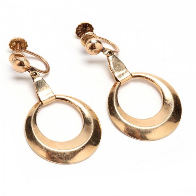 pair-of-14kt-gold-earrings