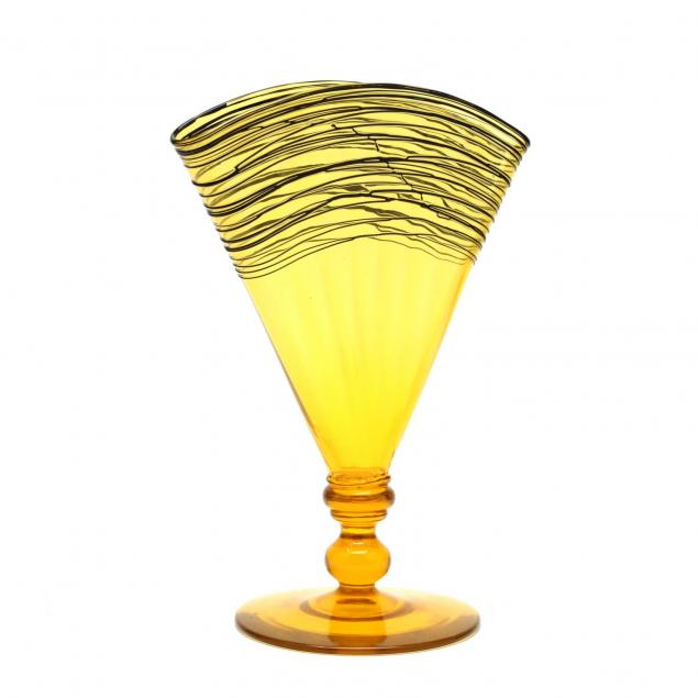 art-glass-fan-vase-att-steuben