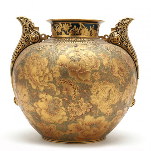 royal-crown-derby-urn