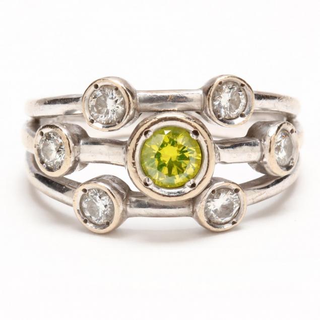 18kt-white-gold-peridot-and-diamond-ring