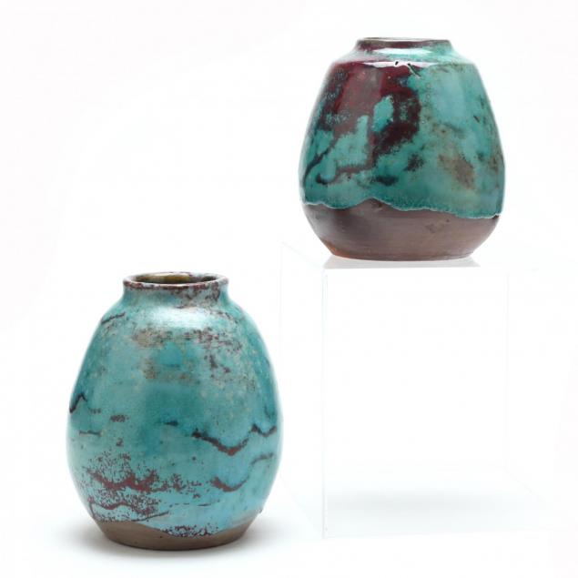 two-jugtown-pottery-chinese-blue-vases
