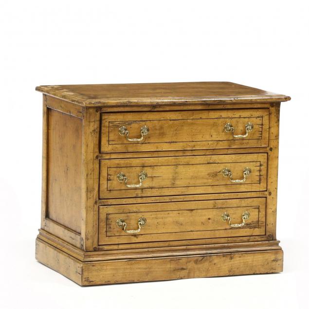 guy-chaddock-co-georgian-style-diminutive-chest