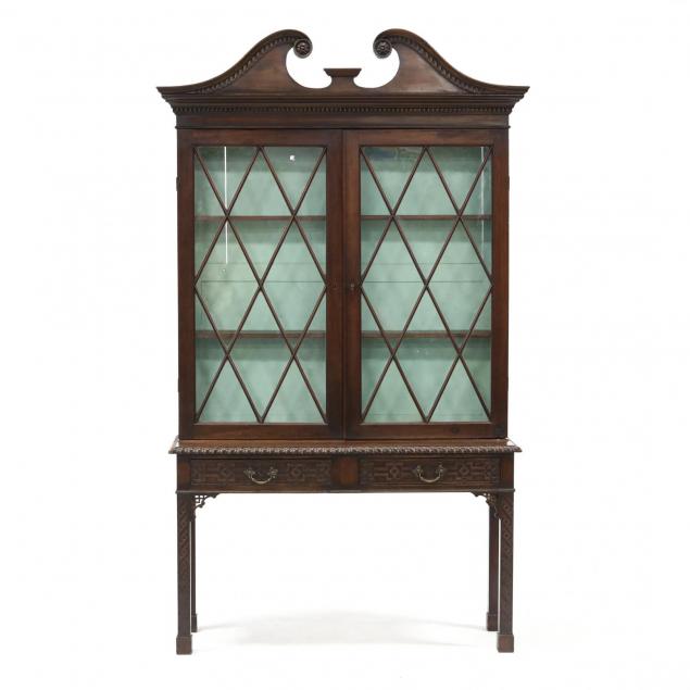 english-chippendale-style-bookcase