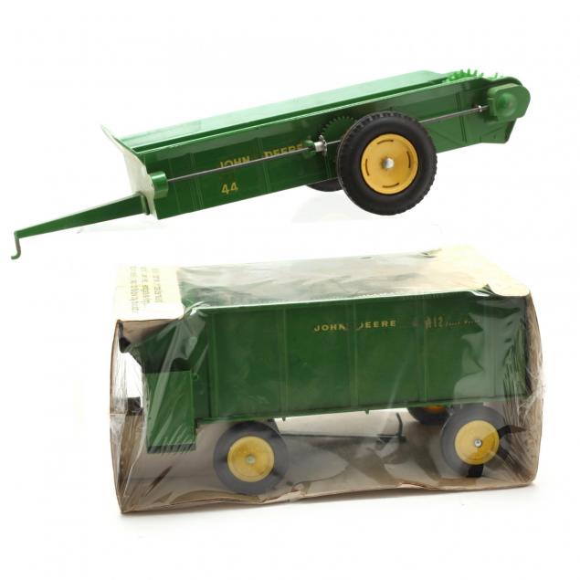 john-deere-toy-chuck-wagon-and-manure-spreader