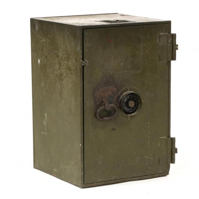 vintage-u-s-army-field-safe