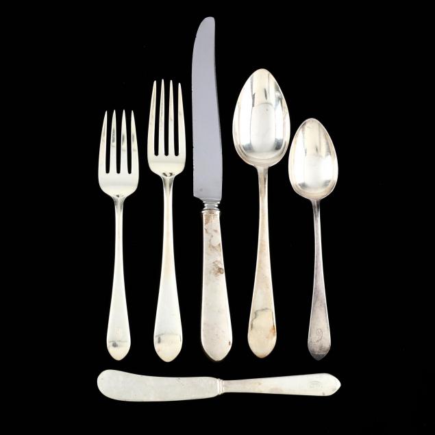 lunt-early-american-sterling-silver-flatware-service
