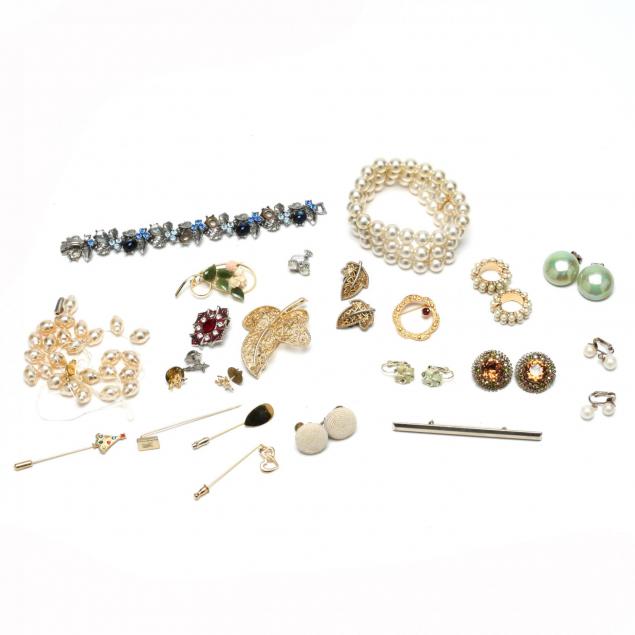 group-of-costume-jewelry