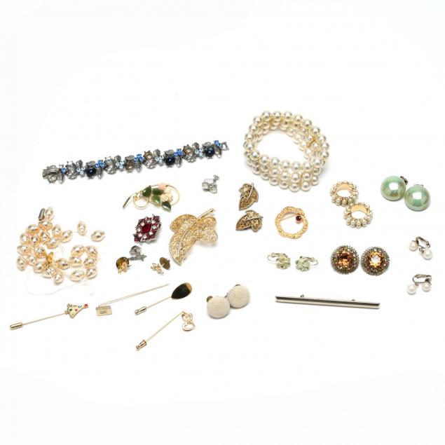 group-of-costume-jewelry