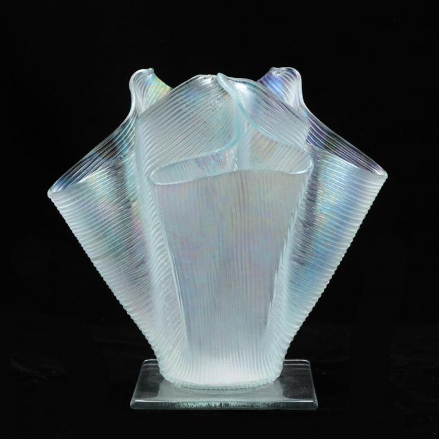 glass-handkerchief-vase