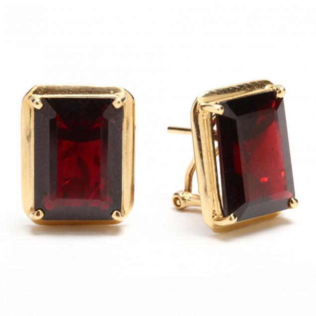 pair-of-14kt-gold-and-garnet-earrings