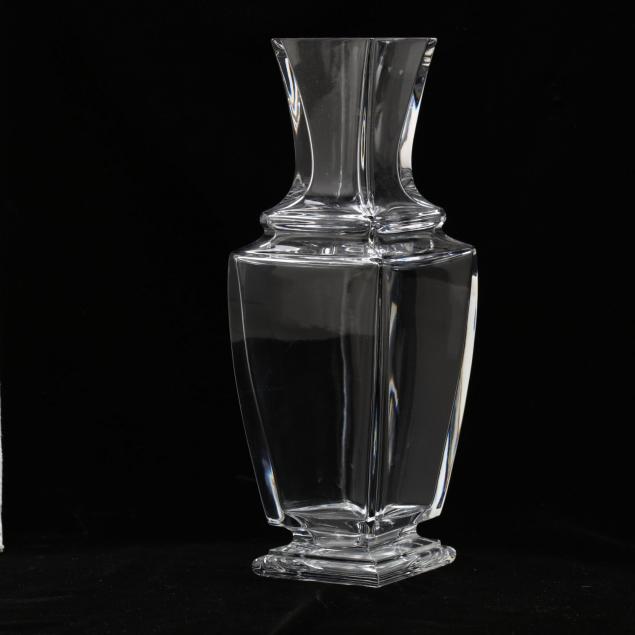 baccarat-crystal-vase