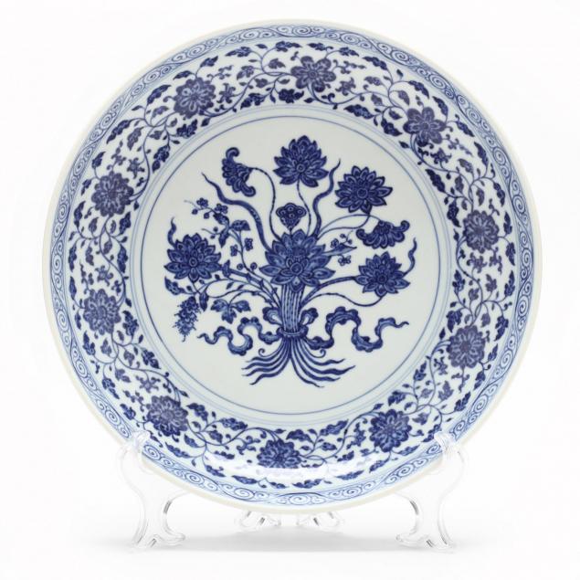 a-large-chinese-blue-and-white-dish