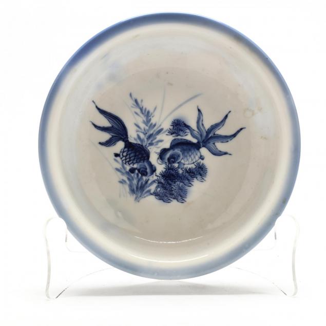 a-chinese-blue-and-white-bowl-with-goldfish