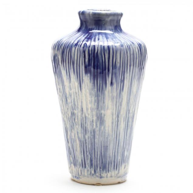 a-contemporary-chinese-vase