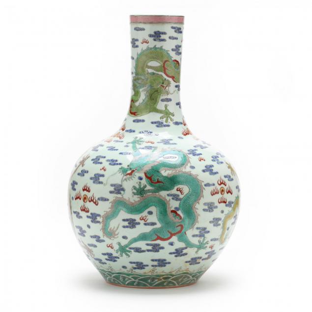 a-large-chinese-porcelain-dragon-vase