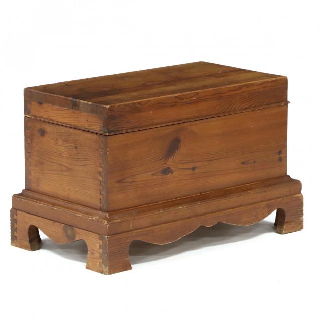 southern-chippendale-style-child-s-blanket-chest