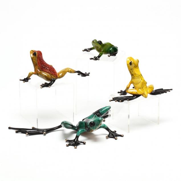 four-tim-cotterill-bronze-sculptures-of-frogs