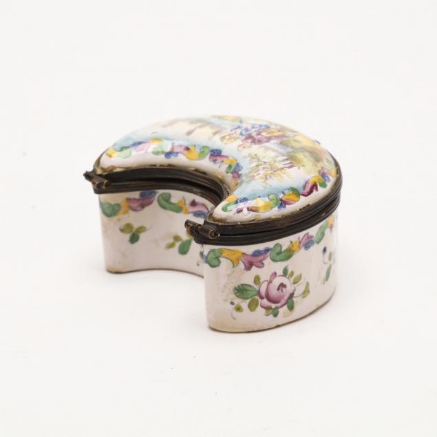 an-antique-french-enameled-snuff-box