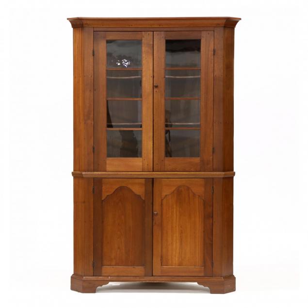 american-chippendale-corner-cupboard