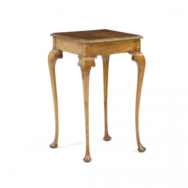 queen-anne-style-side-table