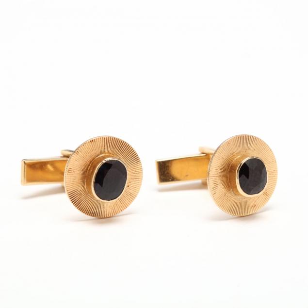 pair-of-14kt-gold-and-sapphire-cufflinks