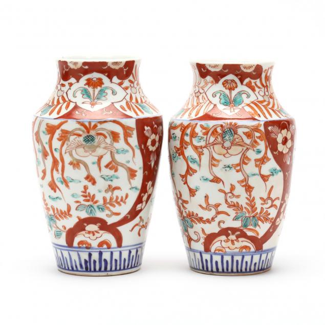 a-pair-of-old-japanese-imari-vases