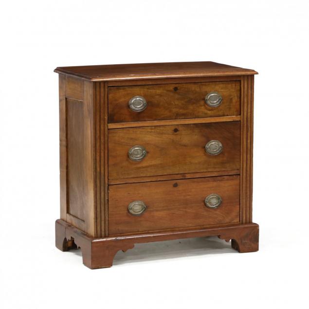 southern-federal-style-diminutive-chest-of-drawers