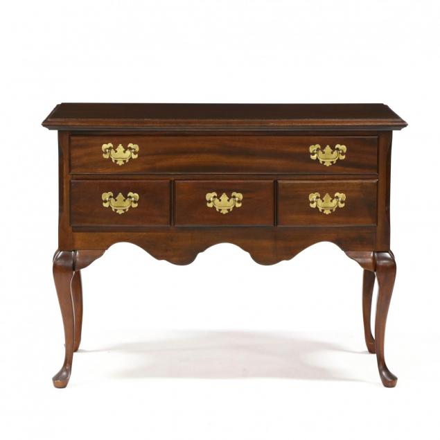 queen-anne-style-lowboy