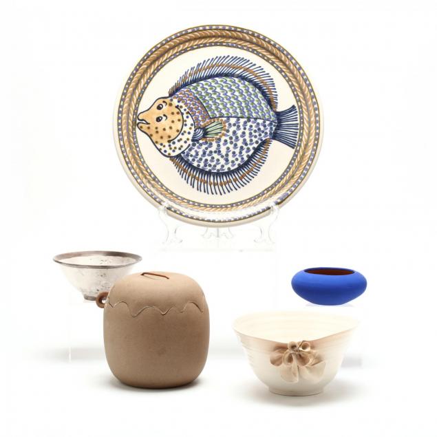 five-modern-pottery-objects