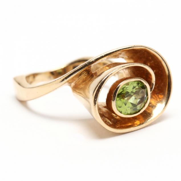 modernist-14kt-gold-and-peridot-ring