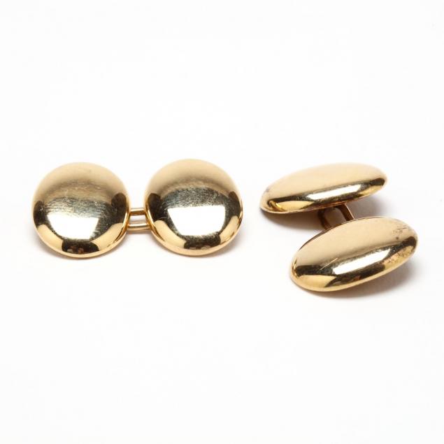 pair-of-18kt-gold-button-cufflinks