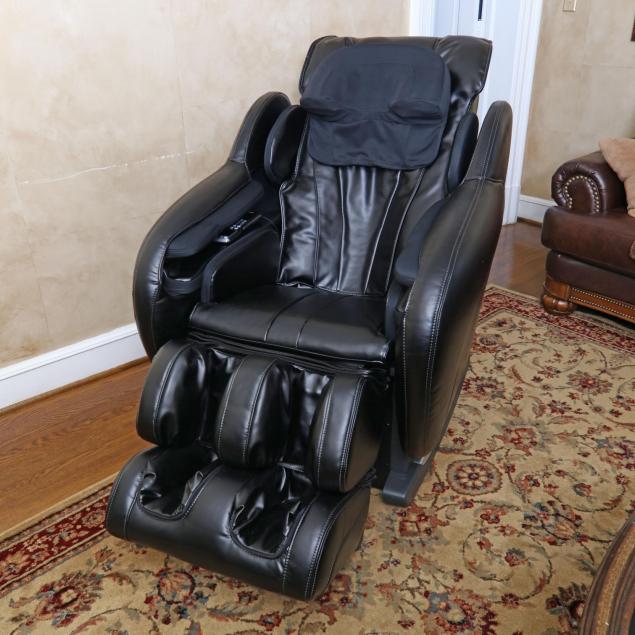 brookstone-osim-uastro-2-massage-chair